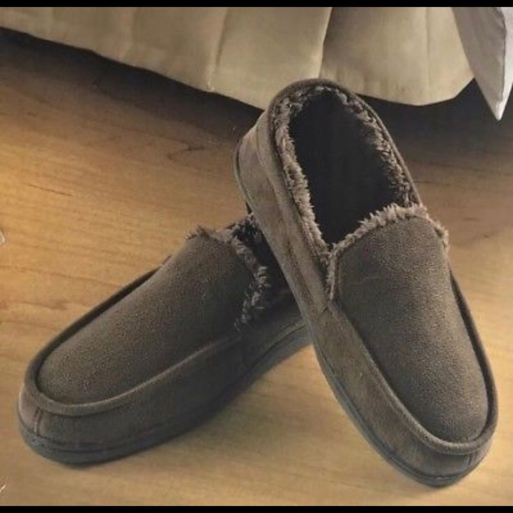 Sharper Image Memory Foam Slippers No Skid/slip. Make an offer!